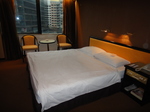 香港ラマダホテルカオルーン客室ベッドルーム2.JPG
